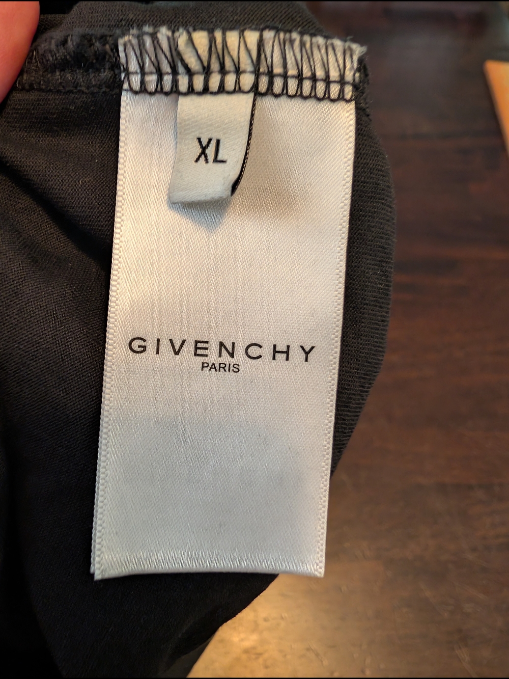 Givenchy Black Tee with Red Star Logo, Mens XL - Picture 6 of 9